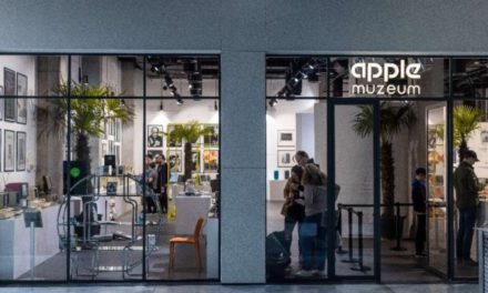 Apple Muzeum opens in former Warsaw factory with 1,600 exhibits