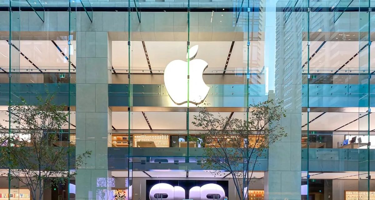 Apple purportedly issuing smaller raises to its retail employees this year 